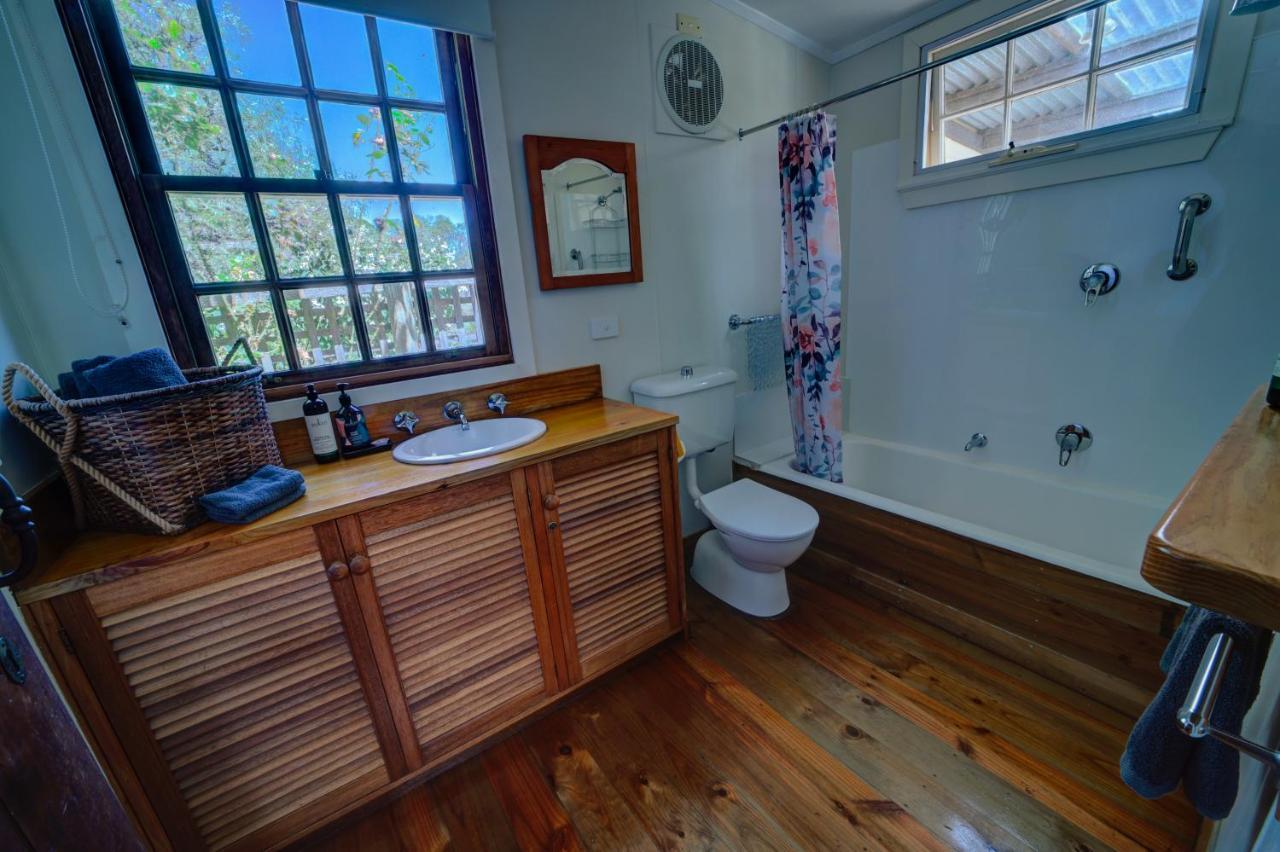 Cherry Plum Cottages Port Fairy Exterior photo