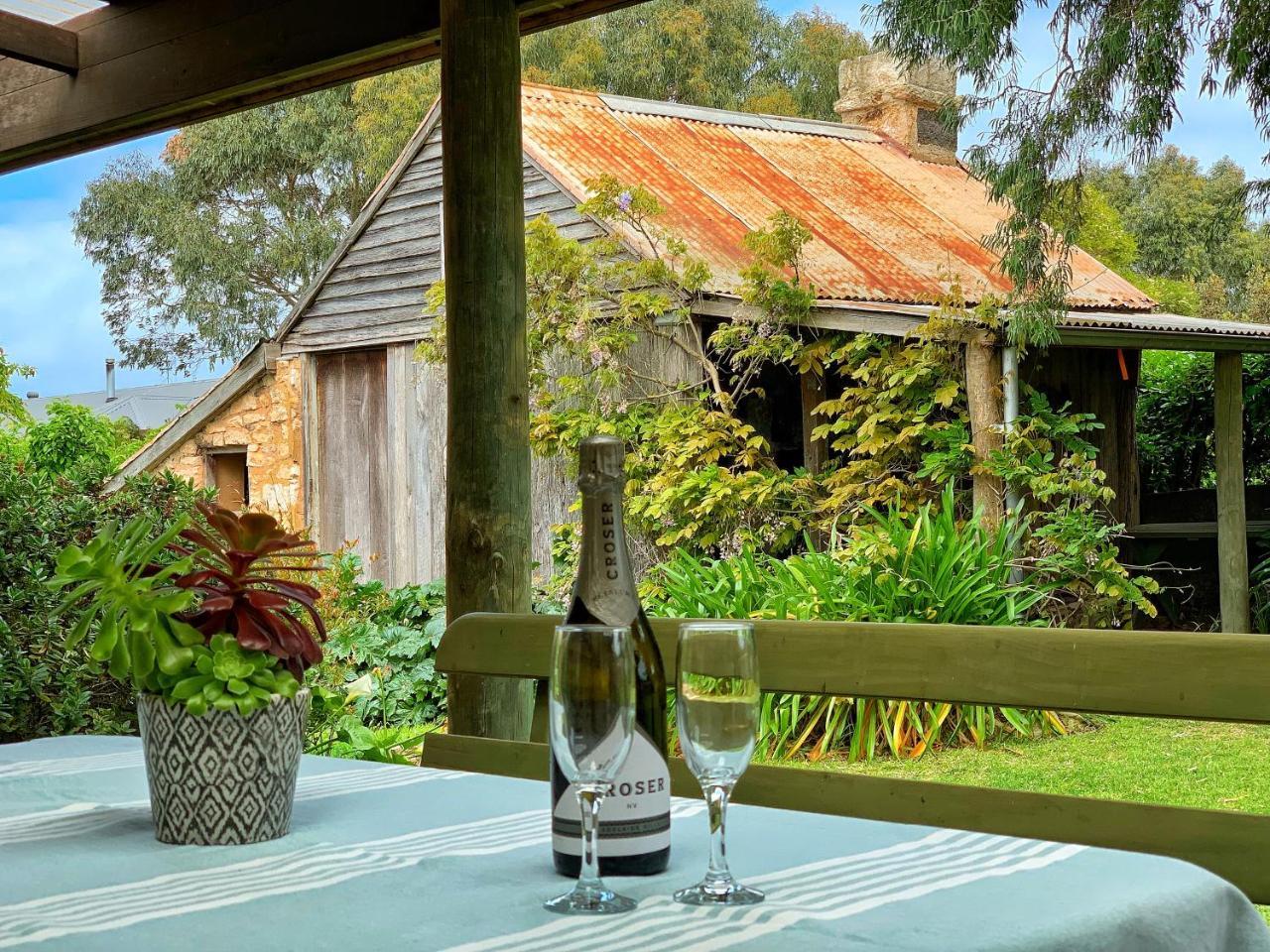 Cherry Plum Cottages Port Fairy Exterior photo